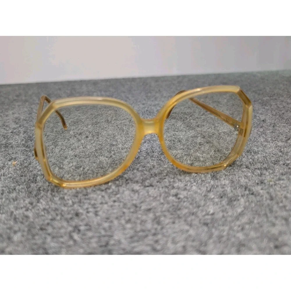 Vintage Tura Eyeglass Frames Canada 140‎ Geometric Pearl White Accent